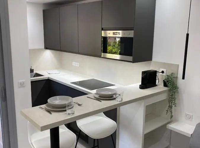 - Magnifique Moderne * Cannes